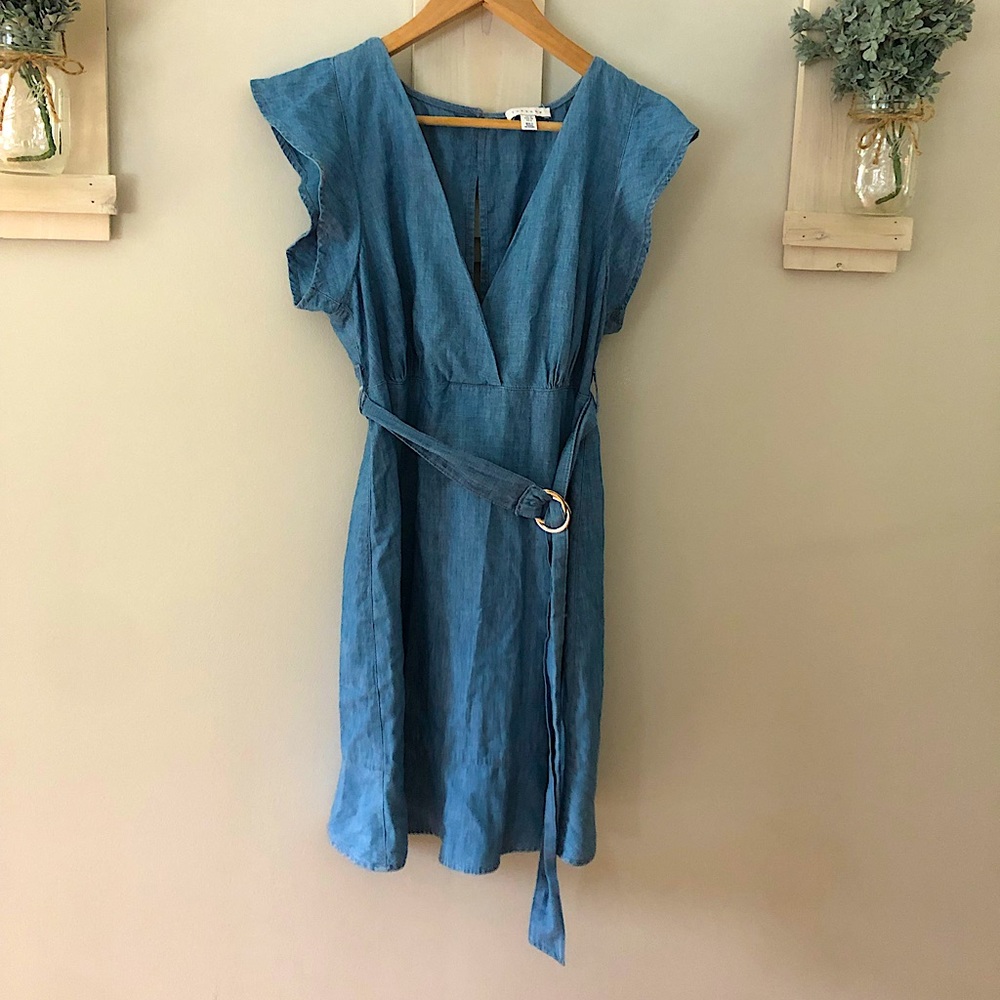 Top shop jean dress. Size 6 , never worn.